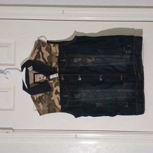 NWT Evolution In Design Boys Denim Vest Jacket With Camouflage.